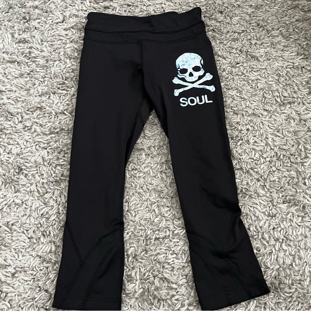 Lululemon x Soulcycle Black inspire 21" leggings size 4